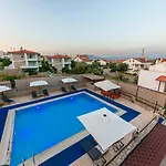 Oezguem 4* Datca