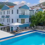 Oezguem Aparthotel Datca