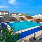 Oezguem Aparthotel 4*