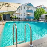 Oezguem Aparthotel Datca