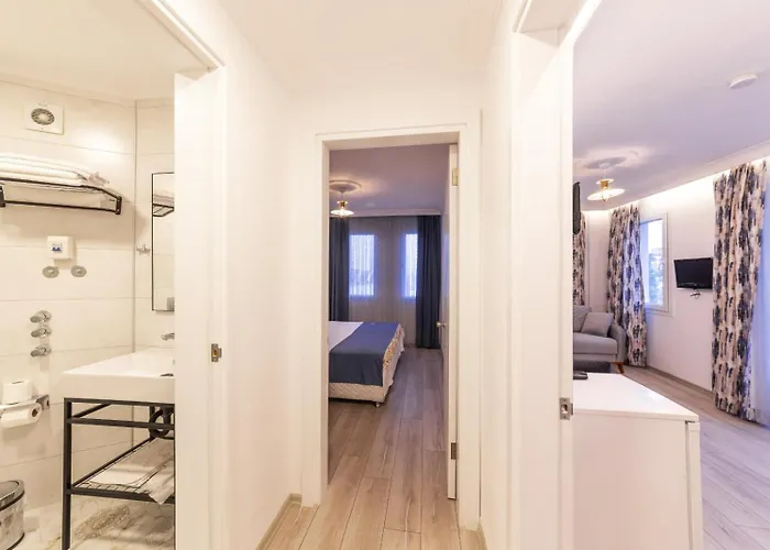 Aparthotel Oezguem 4*