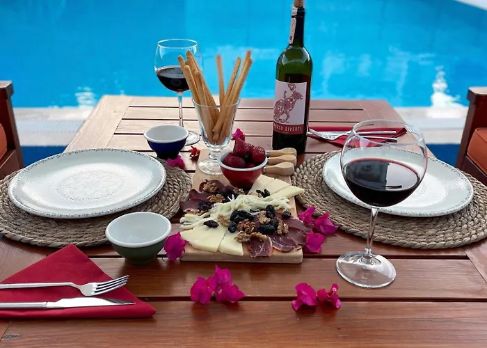 Oezguem Aparthotel Datca