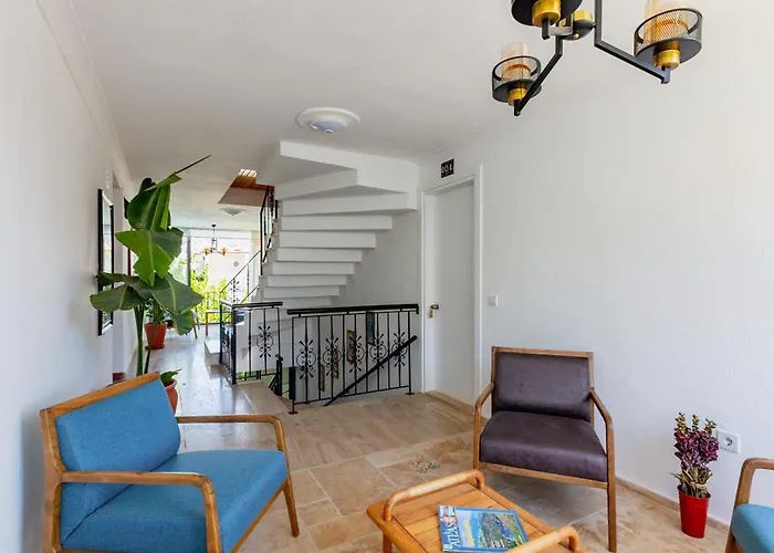 Oezguem Aparthotel 4*