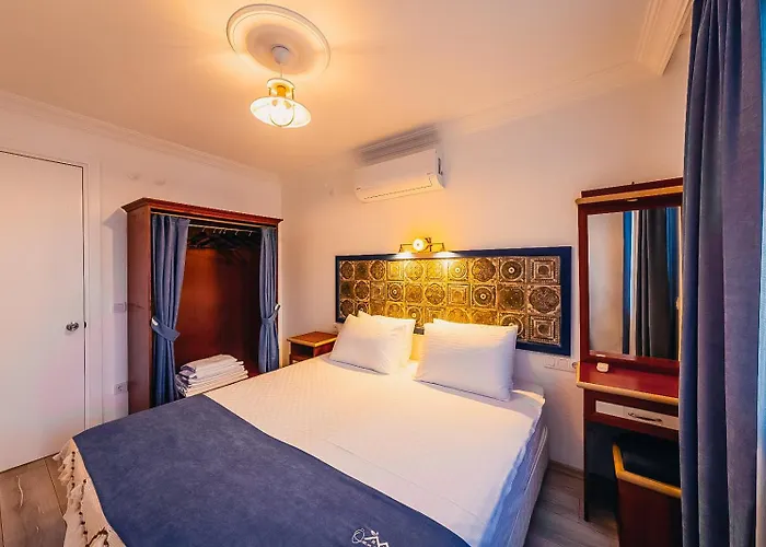 Oezguem Aparthotel 4*