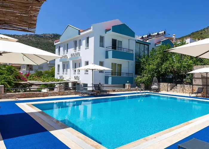 Oezguem Aparthotel 4*