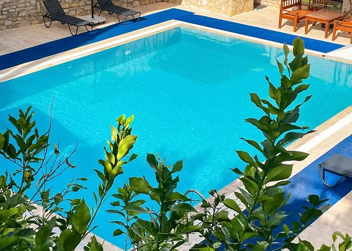 Oezguem Aparthotel Datca