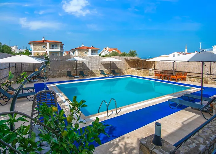 Oezguem Aparthotel 4*