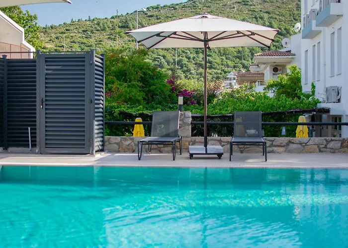 Aparthotel Oezguem 4*